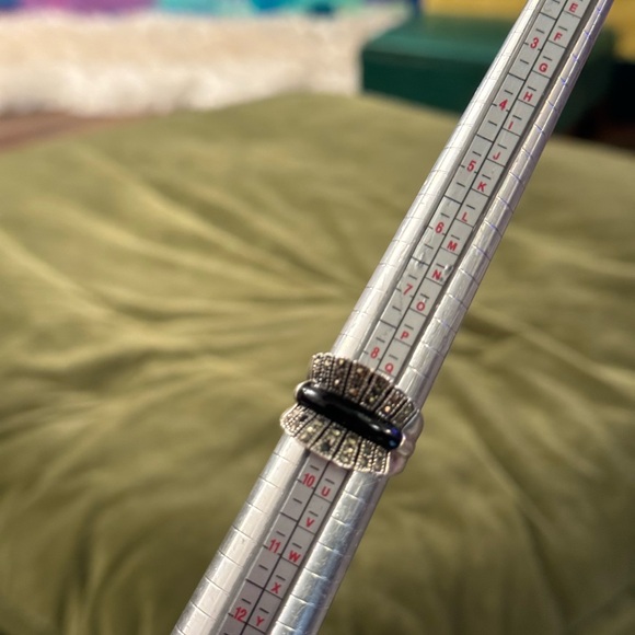 Sterling Silver Onyx & Marcasite Ring - Picture 16 of 16